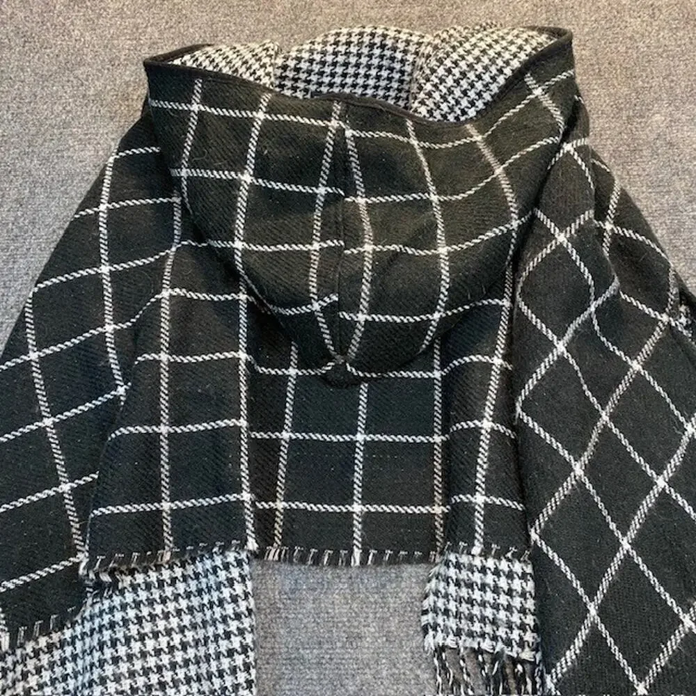 TROUVE Hooded Black White Plaid Poncho Jacket Wool Blend Womens One Size Warm